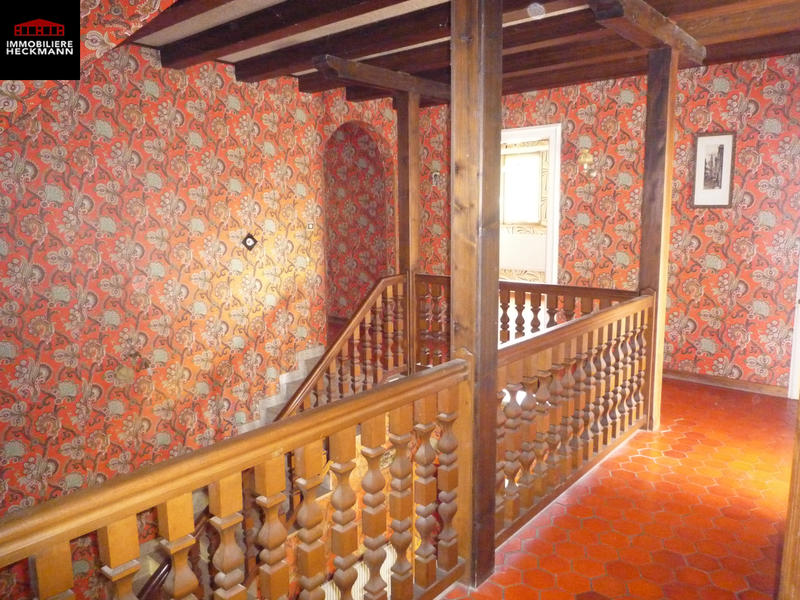 Maison - 260 m² - 10 pièces