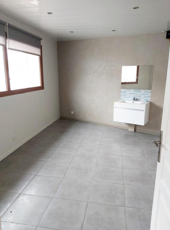 Local commercial - 101 m² - 6 pièces