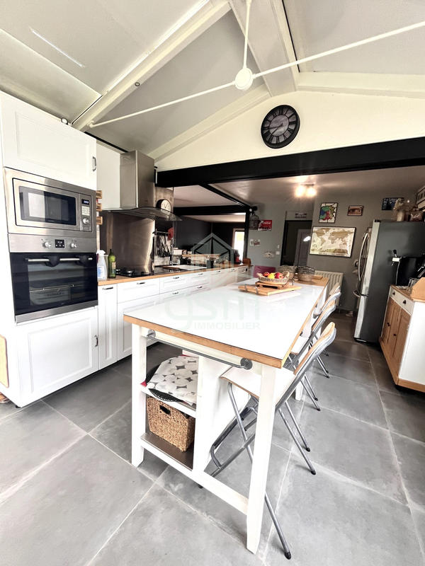 Maison traditionnelle - 157 m² - 6 pièces