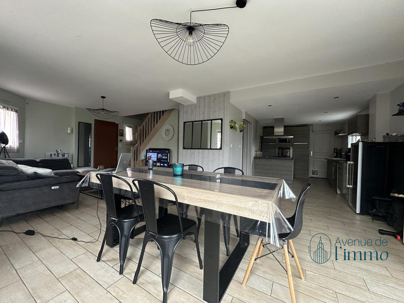 Maison - 143 m² - 7 pièces