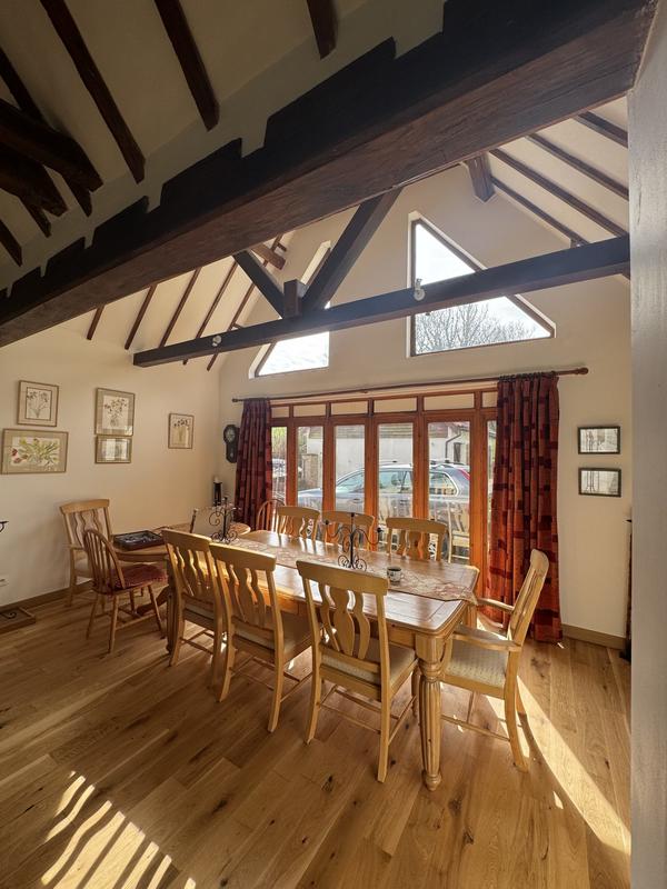 Maison - 285 m² - 15 pièces