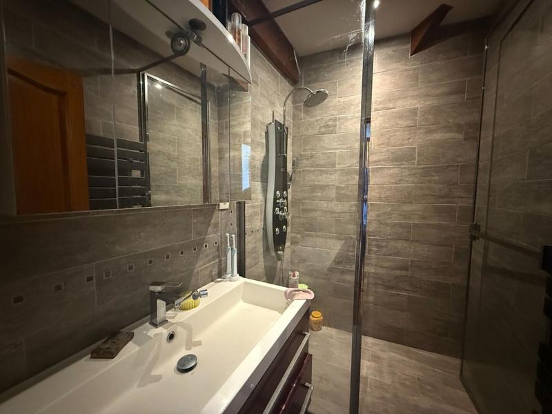 Maison - 232 m² - 9 pièces