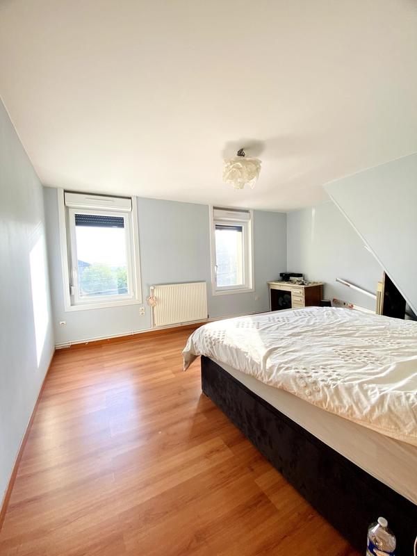 Maison - 204 m² - 7 pièces