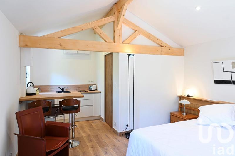 Maison - 250 m² - 9 pièces