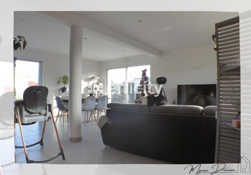 Maison - 104 m² - 4 pièces