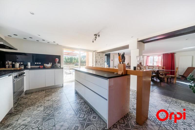 Maison - 215 m² - 6 pièces