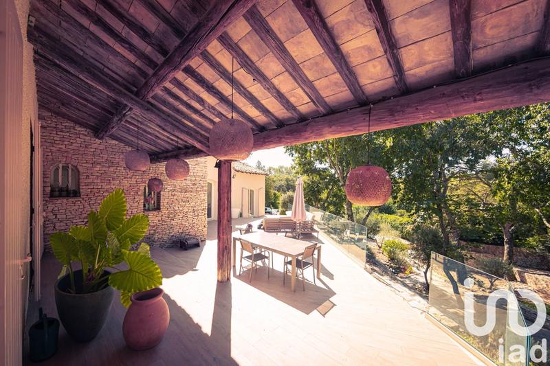 Maison - 220 m² - 6 pièces