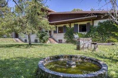 Propriété - 200 m² - 12 pièces