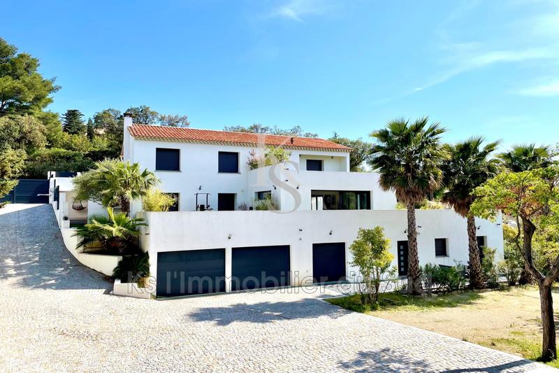 Villa - 297 m² - 9 pièces
