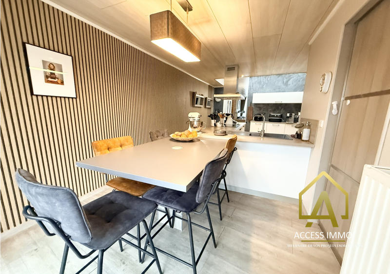 Maison - 144 m² - 8 pièces