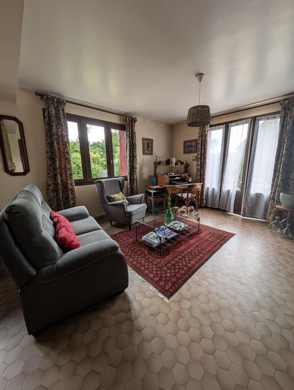 Maison - 142 m² - 9 pièces