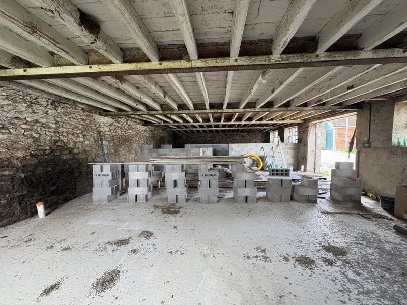 Maison - 300 m² - 3 pièces