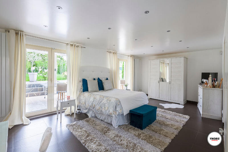 Maison - 190 m² - 8 pièces