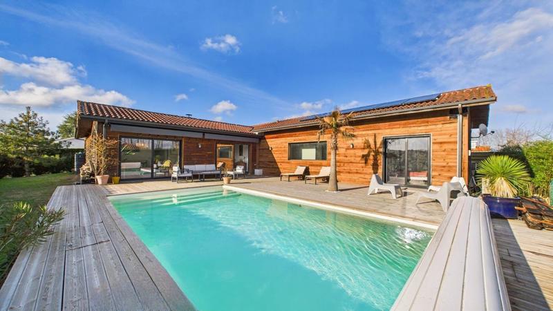 Maison - 168 m² - 7 pièces