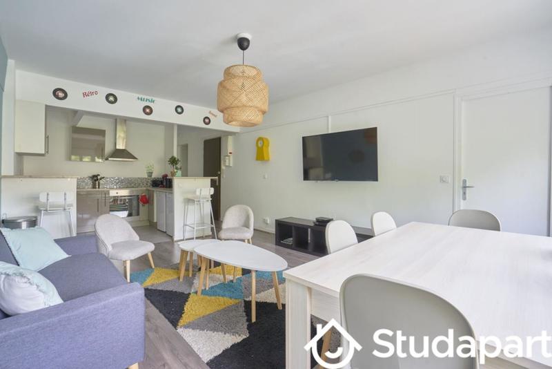 Chambre - 12 m² - 1 pièce