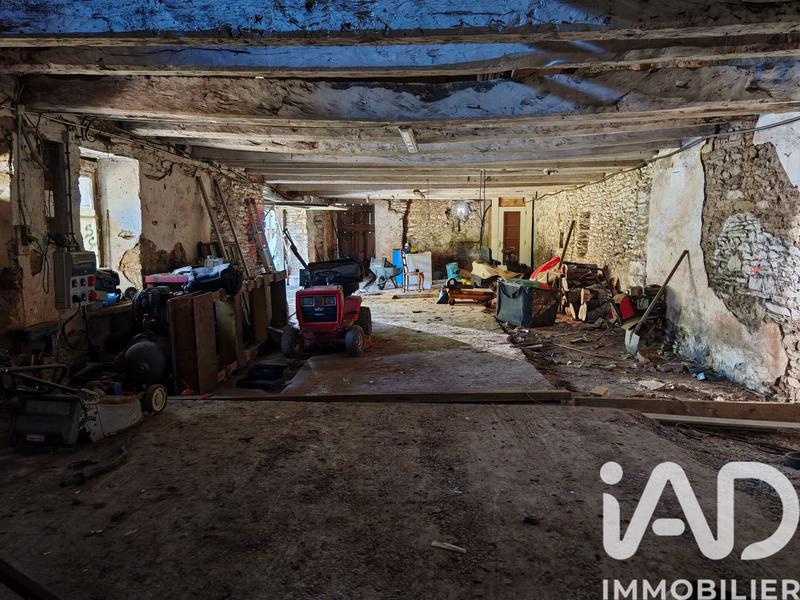 Maison - 240 m² - 1 pièce