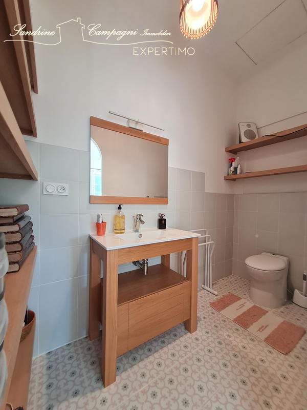 Maison - 202 m² - 7 pièces