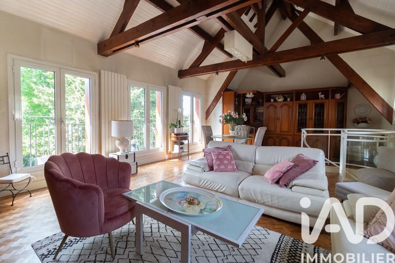 Maison - 238 m² - 10 pièces