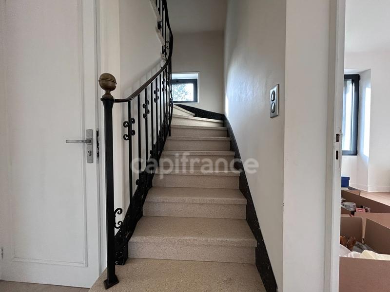 Maison - 212 m² - 5 pièces