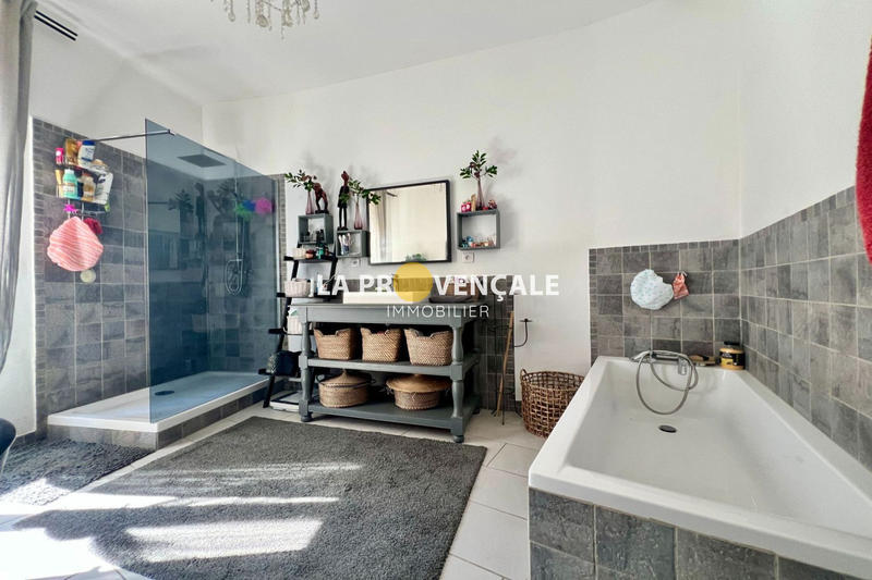 Maison - 150 m² - 4 pièces