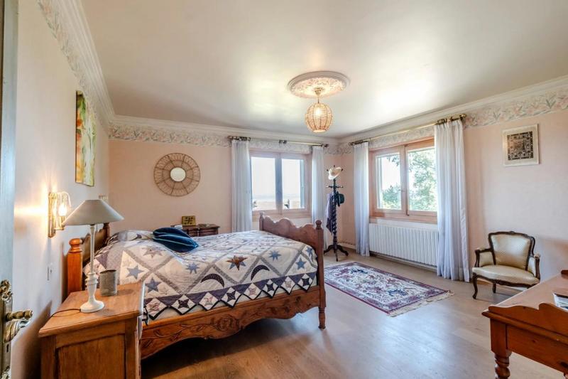 Demeure - 300 m² - 8 pièces