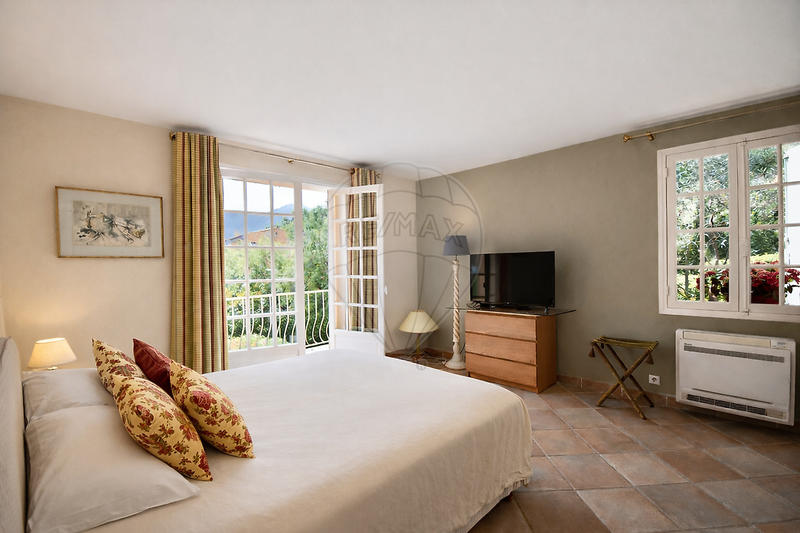 Villa - 185 m² - 6 pièces