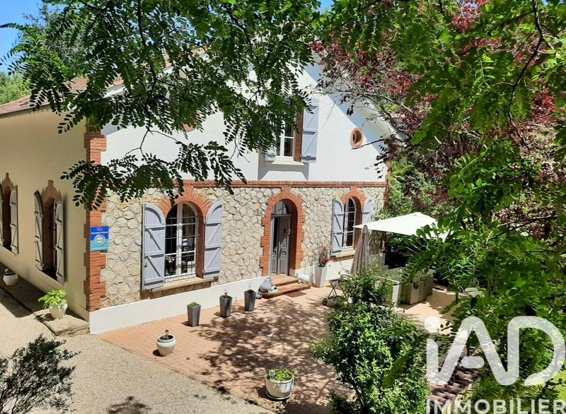 Maison - 200 m² - 7 pièces