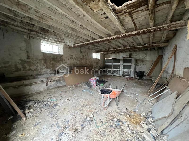 Maison - 220 m² - 2 pièces