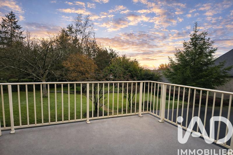 Maison - 190 m² - 8 pièces