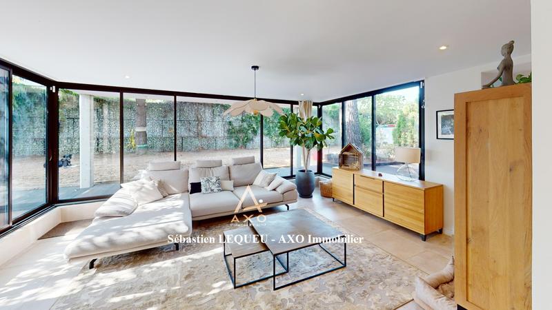 Maison contemporaine - 275 m² - 8 pièces