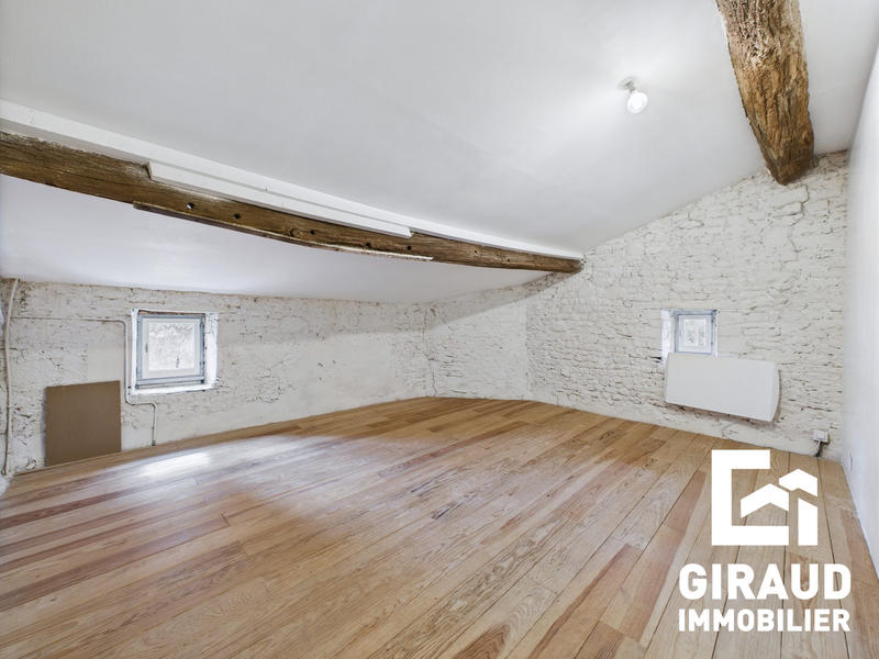 Maison - 210 m² - 6 pièces