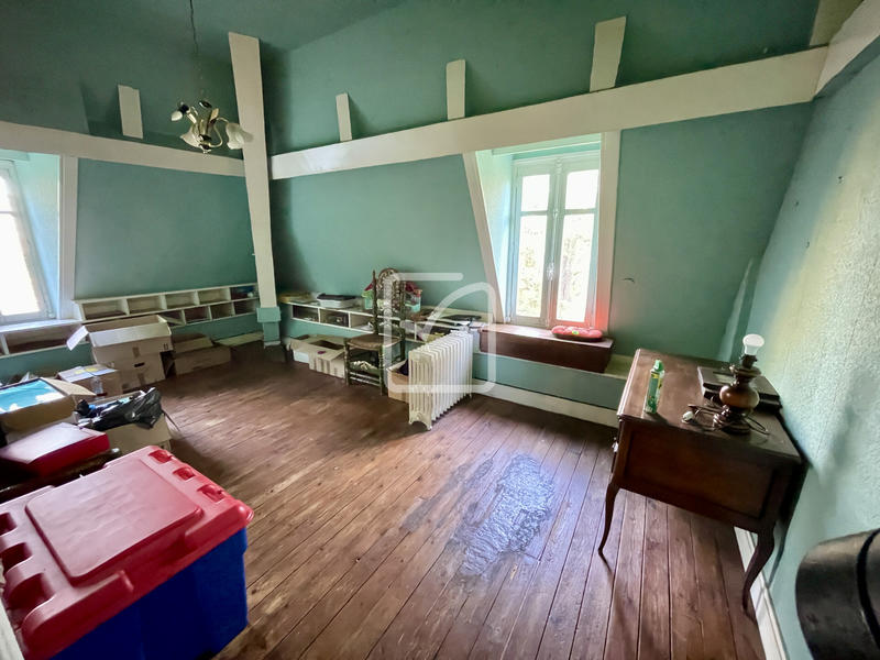 Maison - 525 m² - 16 pièces