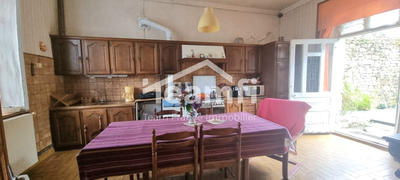 Maison - 98 m² - 5 pièces