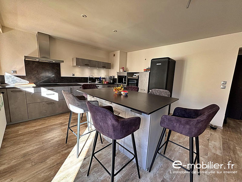 Appartement - 101 m² - 4 pièces