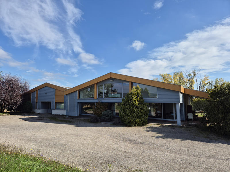 Local d'activités - 900 m²