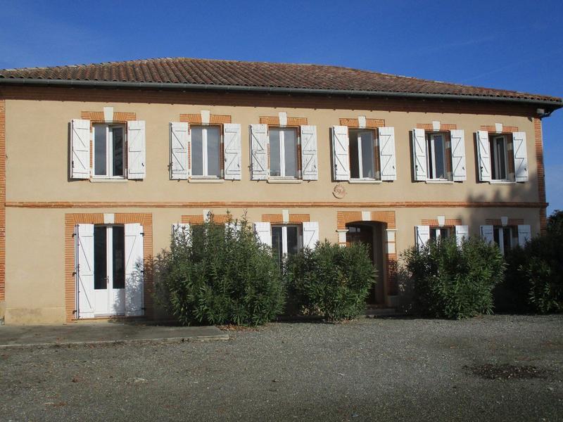 Maison - 300 m² - 8 pièces