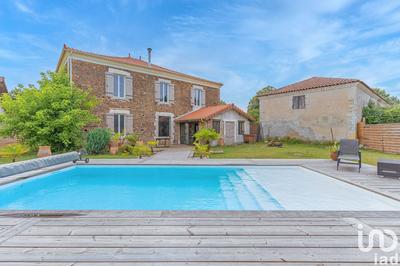 Maison - 360 m² - 7 pièces