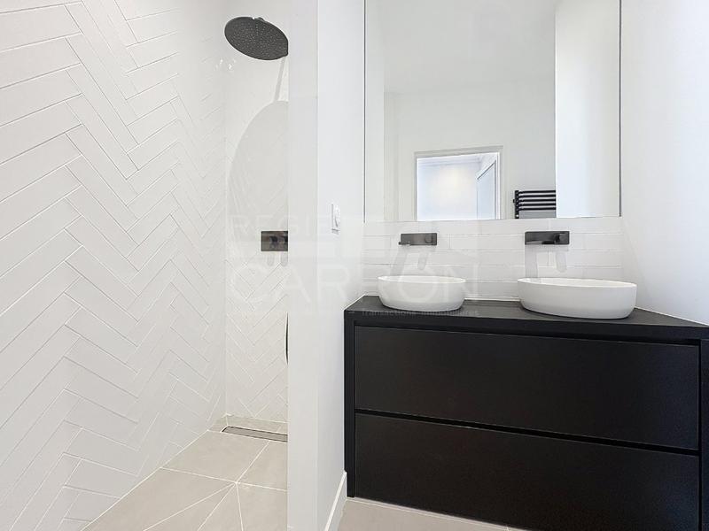 Appartement - 99 m² - 4 pièces