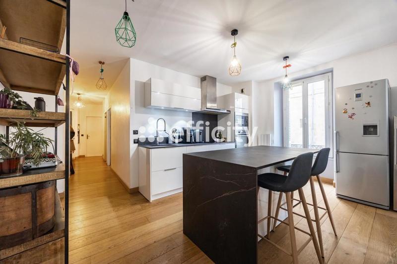 Appartement - 80 m² - 3 pièces