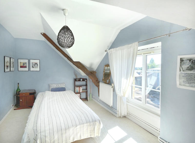 Maison - 218 m² - 12 pièces