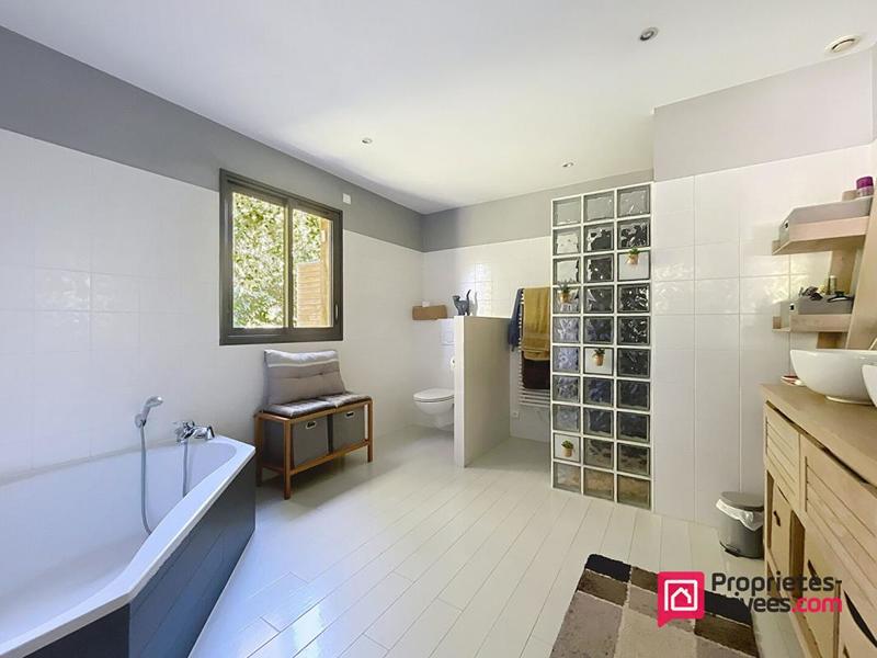 Maison - 168 m² - 7 pièces