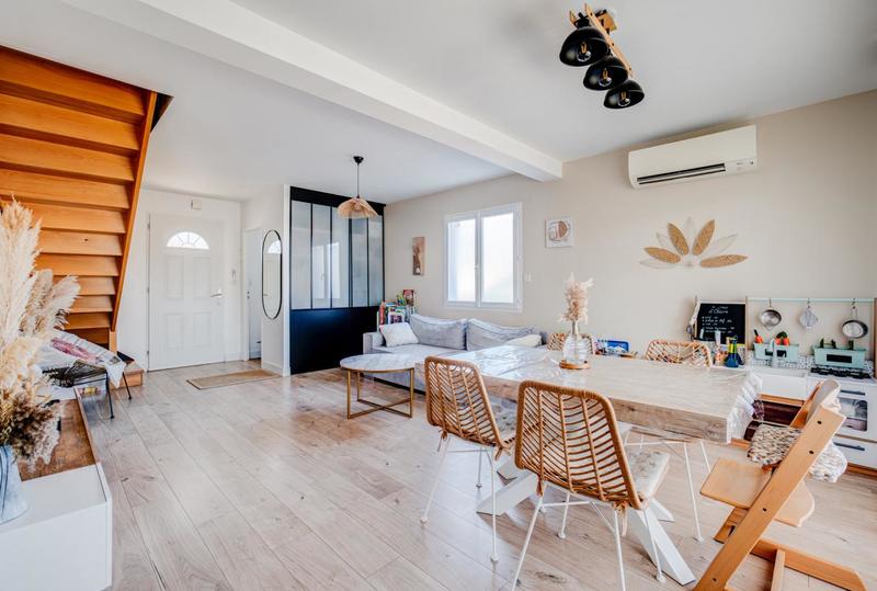 Maison - 99 m² - 4 pièces