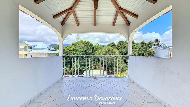 Maison - 204 m² - 5 pièces