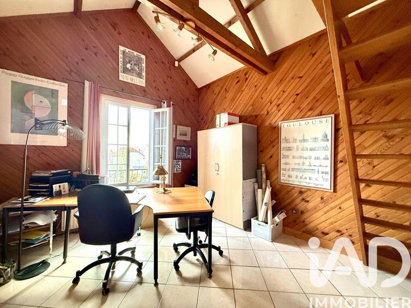 Maison - 240 m² - 9 pièces