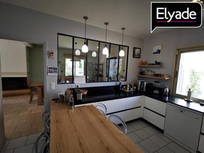 Maison - 202 m² - 6 pièces