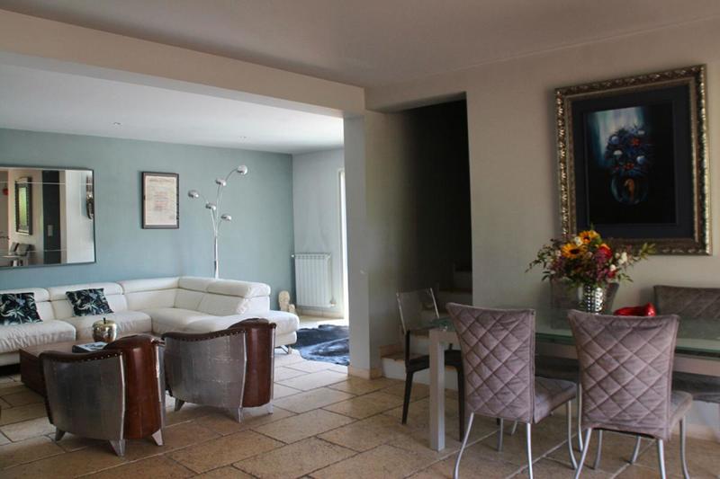 Maison - 206 m² - 6 pièces