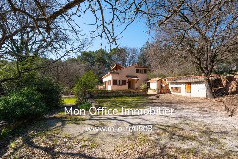 Propriété - 198 m² - 7 pièces