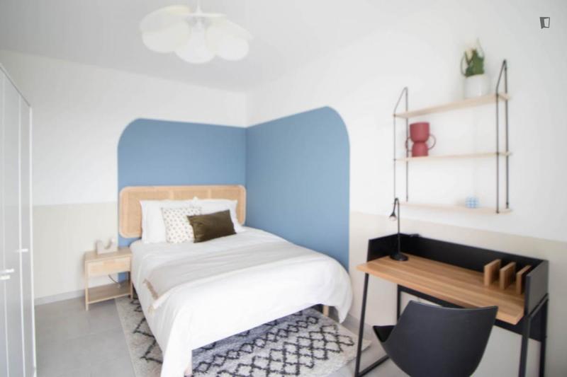 Chambre - 12 m² - 5 pièces