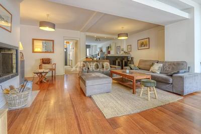 Maison - 204 m² - 8 pièces