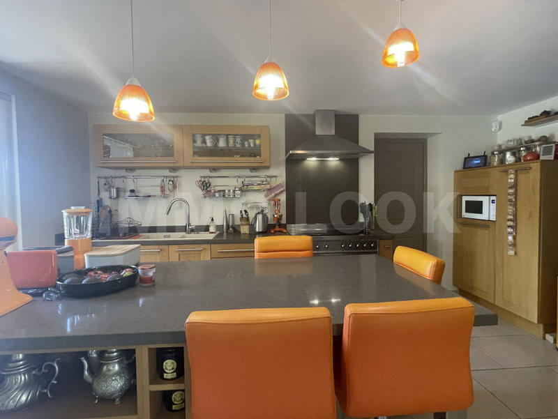 Maison - 190 m² - 7 pièces